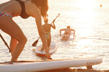 SUP (paddleboarding v stoji): sprievodca pre začiatočníkov