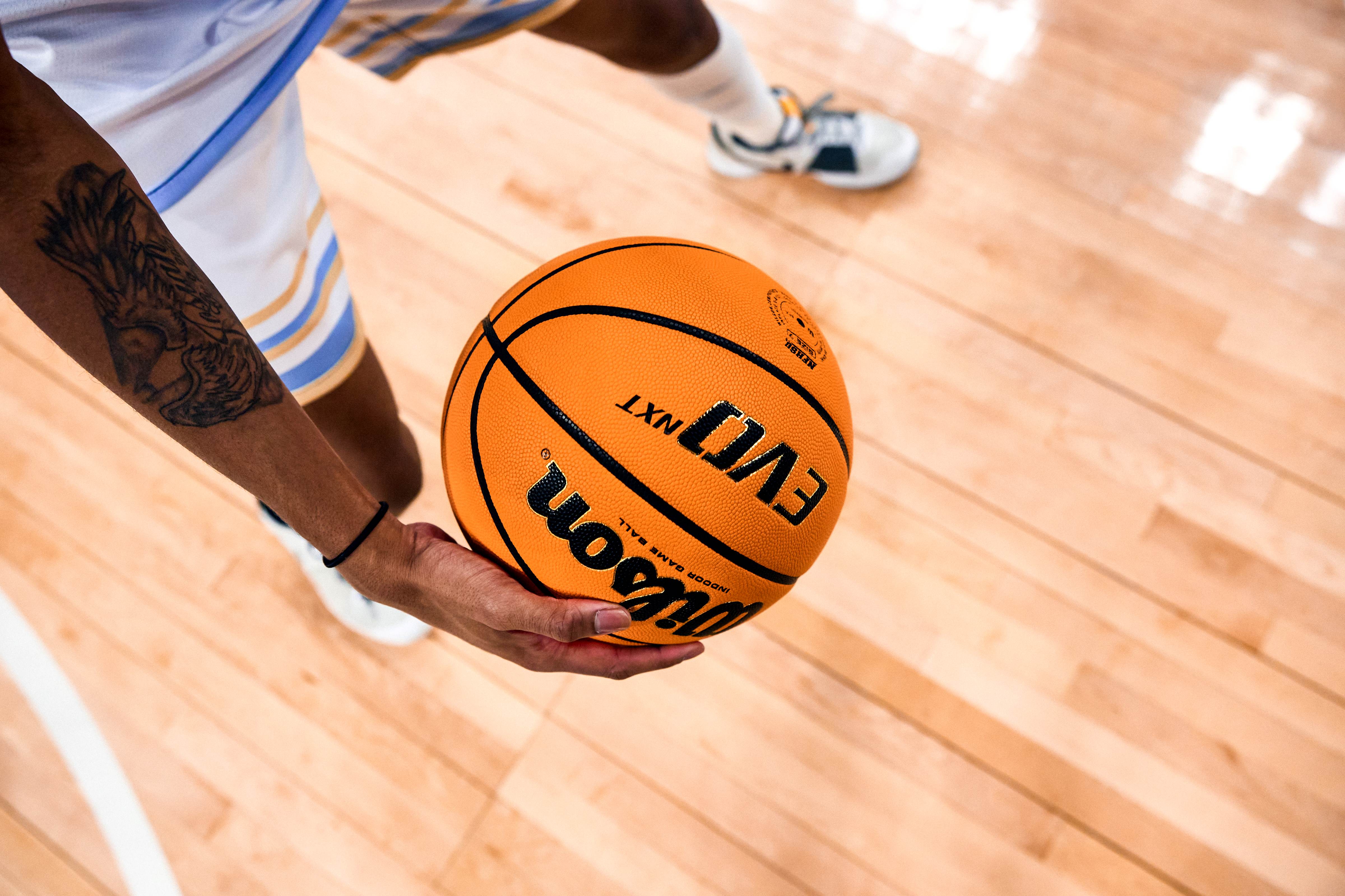 Vnútorná súťažná basketbalová lopta, veľkosť 6 - WILSON EVO FIBA GAME BALL  